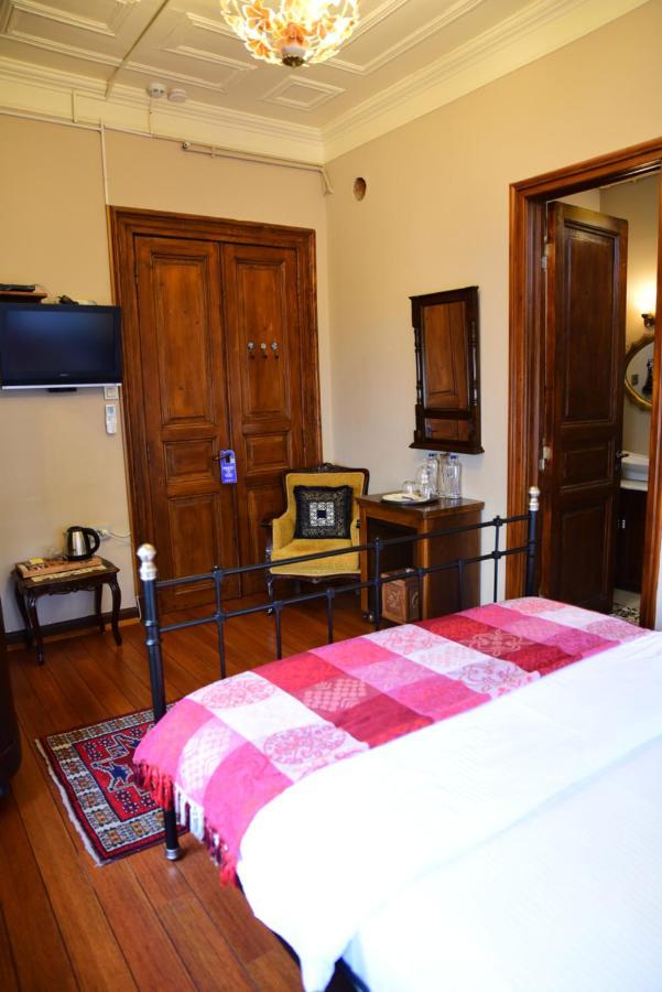 Ottoman Suites By Sera House Istanbul Exterior photo